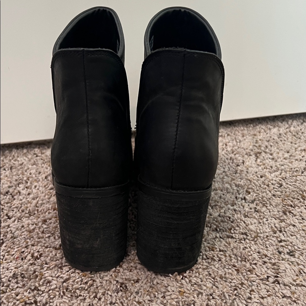 Clarks Black Leather Ankle Booties - Picture 3 of 8